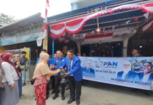 Momen HUT RI ke-80, PAN Maros Bagi Ratusan Paket Pangan Warga