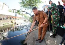 Pemkot Makassar Masifkan Pembersihan Kanal untuk Cegah Banjir
