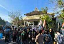 Aliansi Maros Menggugat Desak Presiden Copot Kapolri dan Tolak Kenaikan Tunjangan DPR
