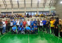 Meriah! Gubernur Sulsel Andi Sudirman Buka Turnamen Bulutangkis HUT ke-356 Sulsel