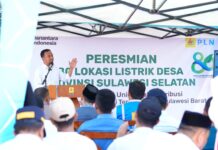 Gubernur Sulsel, Andi Sudirman Sulaiman Resmikan Listrik Desa SuperSUN di Pulau Samalona