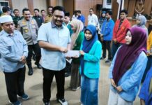 Ketua DPRD Maros Apresiasi Baznas Atas Pemberian Beasiswa Penyelesaian Studi Mahasiswa Akhir