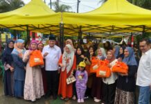 Kunjungi 5 Kabupaten, Nurdin Halid Serap Aspirasi dan Salurkan 8 Ribu Sembako