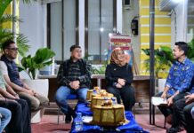 Jelang Pemilihan RT/RW, Wali Kota Makassar Appi dan Aliyah Patroli Malam Pantau Kondisi Wilayah