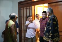 Momen Lebaran, Wali Kota Makassar Sambangi Rumah Jusuf Kalla
