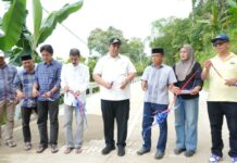 Bupati Maros Resmikan Jalan Beton Salomatti–Wanuawaru Senilai Rp 14,9 Miliar Dari APBN