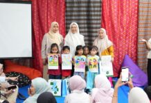 Bunda PAUD Makassar Kenalkan Edukasi Lingkungan Sejak Dini Lewat Buku Anak