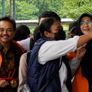 Tahap Ii Dimulai, Roy Suryo Dan Dr Tifa Resmi Diserahkan Ke Jaksa