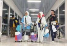 391 Jemaah Haji Kloter 1 Debarkasi Makassar Tiba di Tanah Air, Disambut Haru Keluarga