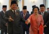 Momen Prabowo dan Megawati Bergandengan Tangan di Harlah Pancasila