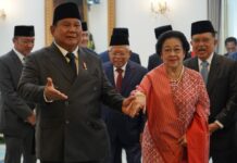 Momen Prabowo dan Megawati Bergandengan Tangan di Harlah Pancasila