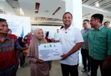 Gubernur Sulsel Serahkan Ganti Rugi Rp17,5 Miliar untuk Perpanjangan Runway Bandara Bua