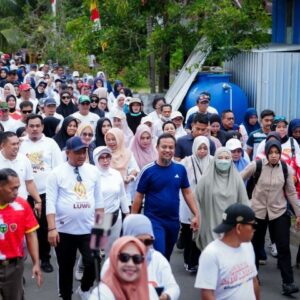 Gubernur Sulsel Bersama Ribuan Warga Ramaikan Jalan Sehat Anti Mager Di Luwu