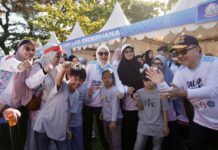 Sekprov Sulsel Sapa Warga di Layanan Kesehatan Gratis HKG PKK dan HUT Dekranasda