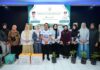 Wagub Sulsel Dorong UMKM Naik Kelas, Serahkan Mesin Jahit hingga Bibit Cabai untuk Warga Sidrap