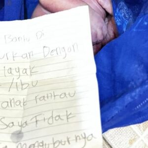 Mayat Bayi Perempuan Baru Lahir Dibuang Di Toilet Masjid, Di Sampingya Ada Surat
