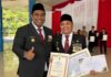 Kepala Bapenda Maros Raih 3 Penghargaan, Ada Satyalancana Karya Satya 30 Tahun