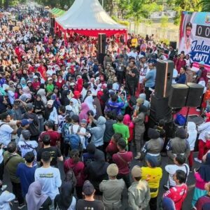 Gubernur Sulsel Lepas Ribuan Peserta Jalan Sehat Anti Mager Lintas Agama