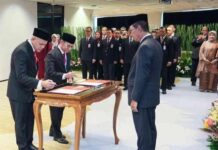 OJK Lantik Dua Pejabat Baru, Ini Pesan Wakil Ketua Dewan Komisioner