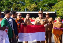 Sambut HUT RI ke-81, Pemkab Maros Bagikan 1.000 Bendera Merah Putih untuk Warga