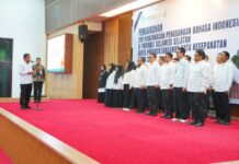Gubernur Sulsel Kukuhkan Tim Pengawasan Bahasa Indonesia, Sekda Jufri Rahman Jadi Ketua
