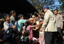 Kunjungi Lokasi Pengungsian, Prabowo Janji Pemerintah Terus Bantu Warga Terdampak Gempa