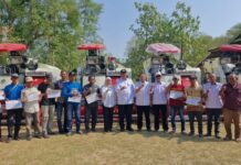 Bupati Maros Salurkan 11 Unit Alsintan ke Kelompok Tani dari Kementan