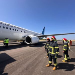 Pesawat Garuda Mendarat Darurat Di Bandara Hasanuddin, Ari Lasso Puji Pilot