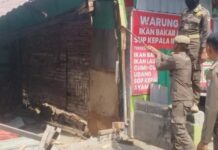 20 Tahun Berdiri di Atas Fasum, 10 Lapak di Gunung Lompo Battang Makassar Dibongkar