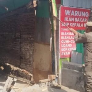 20 Tahun Berdiri Di Atas Fasum, 10 Lapak Di Gunung Lompo Battang Makassar Dibongkar