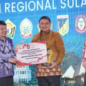 Pemkot Makassar Sabet 2 Penghargaan Kemendagri, Dapat Bantuan 300 Unit Bedah Rumah