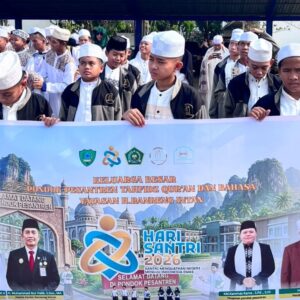 Seribu Santri Padati Lapangan Pallantikang Maros, Pawai Hari Santri Berlangsung Meriah