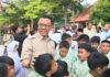 Sugiono Makan MBG Bareng Siswa, Lalu Terpukau Karya Digital Pelajar di Bogor