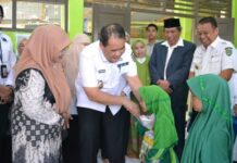 Cegah Stunting, Pemkab Maros Bagikan Susu untuk Anak di 14 Kecamatan