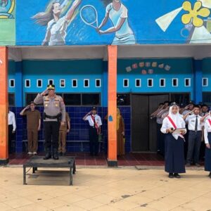 Polisi Masuk Sekolah, Wakapolres Maros Edukasi Pelajar Soal Bahaya Geng Motor Dan Narkoba